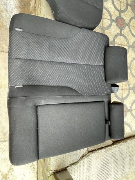 Volkswagen Passat B6 / kombi ls / Csomagtr rol / Krpit
