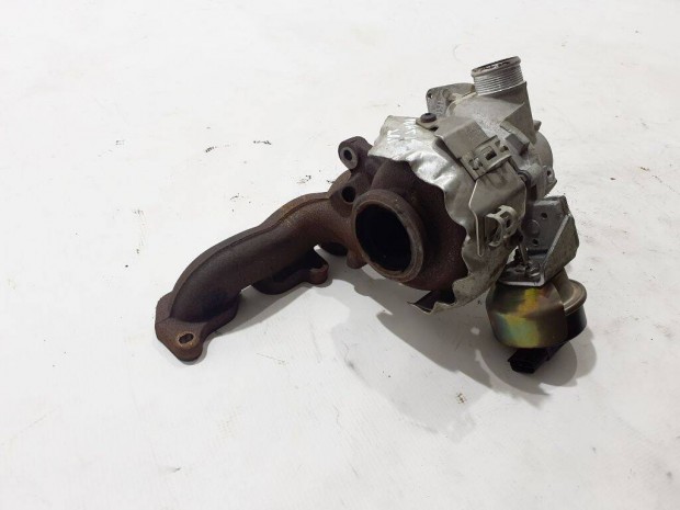 Volkswagen Passat B8 Turbó 04L253010T