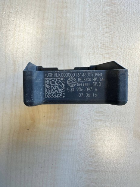 Volkswagen Passat B8 VW 5Q0906093A Üzemanyag pumpa relé