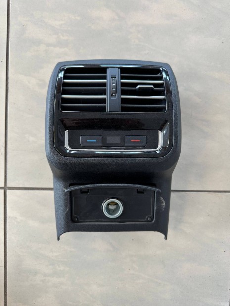 Volkswagen Passat B8 VW Hátsó szellőző digitális klíma