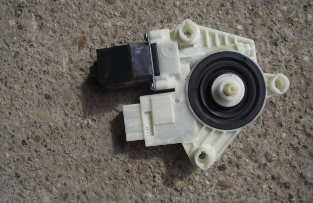 Volkswagen Passat B8 bal els ablakemel motor 5Q4959812E