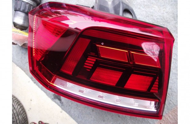 Volkswagen Passat B8 bal hátsó LED lámpa facelift kombi 3G9945095F