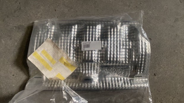 Volkswagen Passat B8 hőszigetelés 3G0825716 eladó