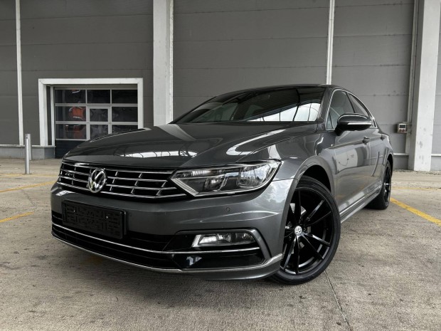 Volkswagen Passat VIII 1.6 TDI !! R-LINE Sport...