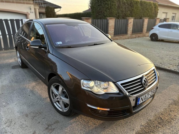 Volkswagen Passat VI Variant 3.2 V6 FSI Highlin...