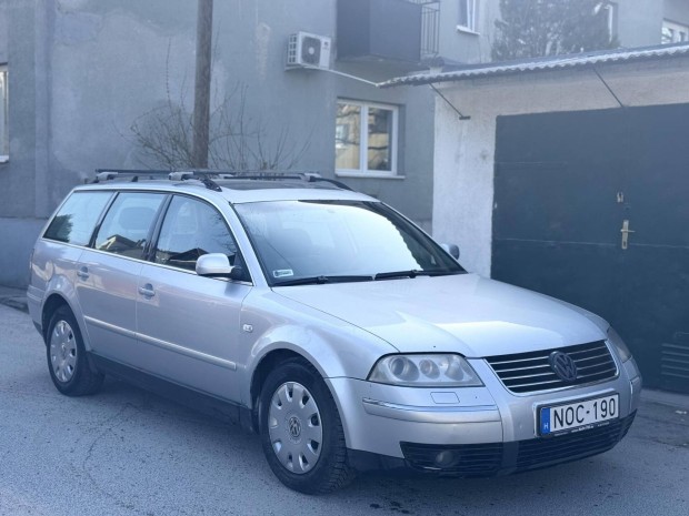 Volkswagen Passat Variant 1.9 PD TDI Highline B...