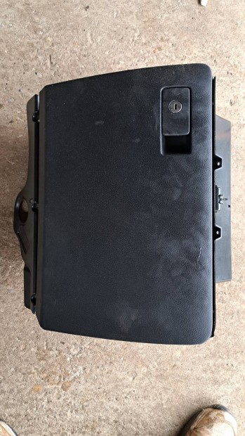 Volkswagen Passat b6 keszty�tart� elad� 