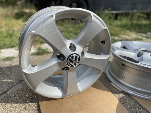 Volkswagen Passat gyri 16"-os alufelni szett 5x112 ET42