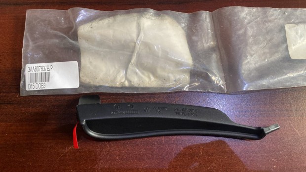 Volkswagen Passat h�ts� l�kh�r�t� v�g bor�t�s 3AA807837B elad�