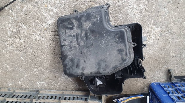Volkswagen Passat motor vezérlő burkolat eladó