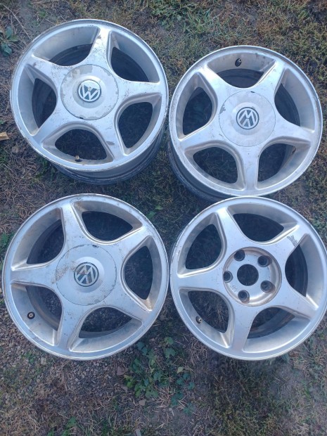 Volkswagen Passatra való 4db 15" alufelni egyben eladó