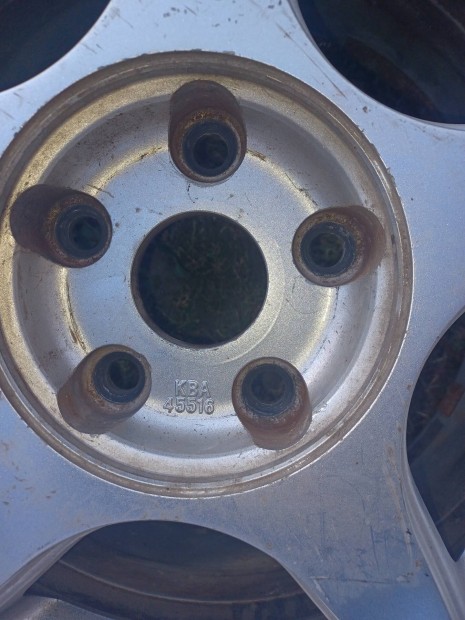 Volkswagen Passatra való 4db alufelni egyben eladó