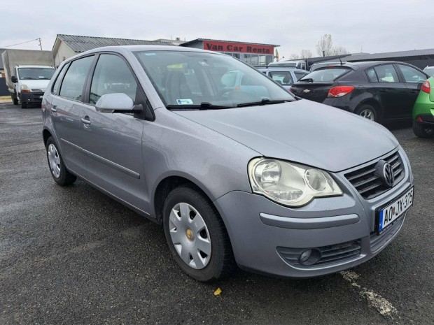 Volkswagen Polo 1.2 60 Ice Friss Vizsga. Kev�s KM