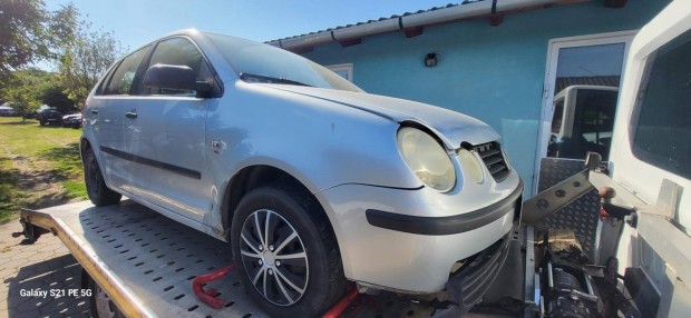 Volkswagen Polo 1.4 75 16V Comfortline Indul! 2...