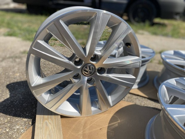 Volkswagen Polo 6R/6C gyári 15"-os front polír alufelni szett