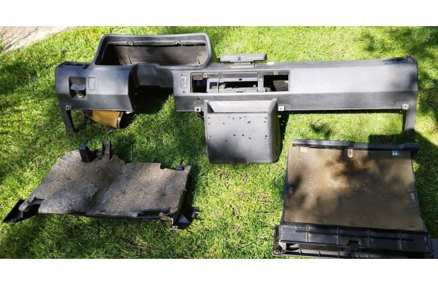 Volkswagen Pol� 86 m�szerfal �s tartoz�kai