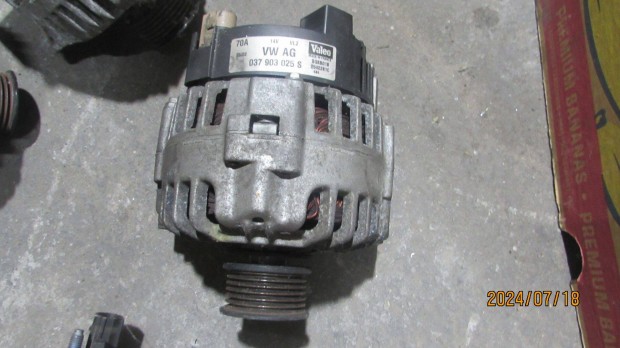 Volkswagen Polo 9N 1.4D 2005 genertor 037903025S