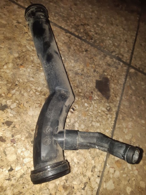 Volkswagen Polo 9N Vízcső Elosztó