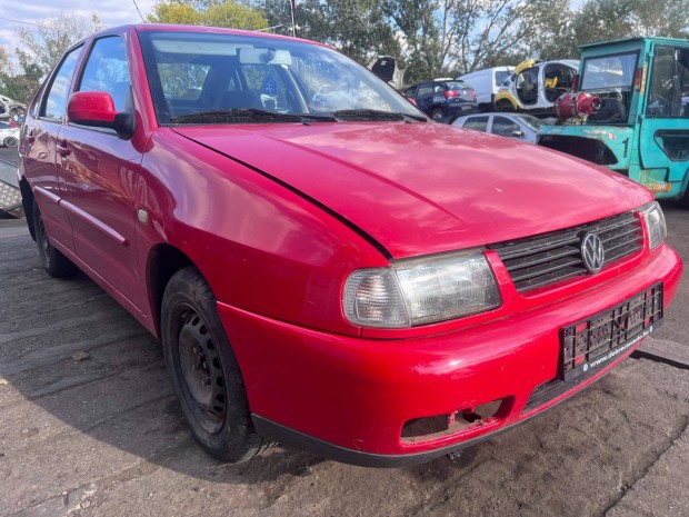 Volkswagen Polo Classic (2000) 1.4MPI AKK Alkatrészek #M3209