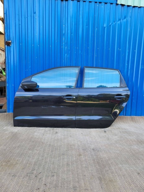 Volkswagen Polo V 5 6R 6C 2008-17 bal hátsó ajtó fekete