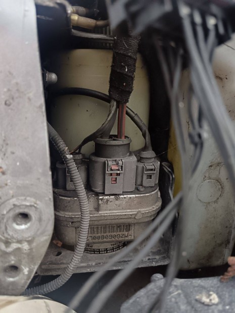 Volkswagen Polo elektromos szerv�