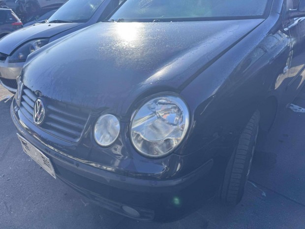 Volkswagen Polo l�kh�r�t�,homlokfal,s�rv�d�,l�mpa,motorh�ztet�,motor