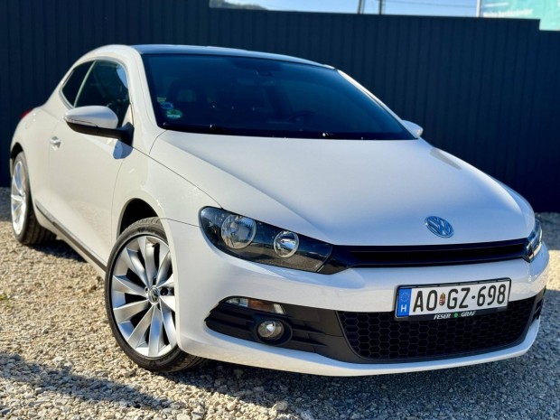 Volkswagen Scirocco 1.4 TSI //vezetett sz.knyv...