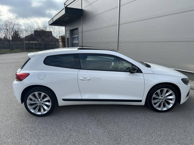 Volkswagen Scirocco 2.0 CR TDI DSG
