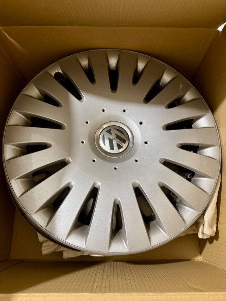 Volkswagen Scirocco, Passat, Golf, stb. gyári dísztárcsa garnitúra