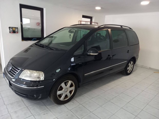 Volkswagen Sharan 1.8T 7 személyes automata