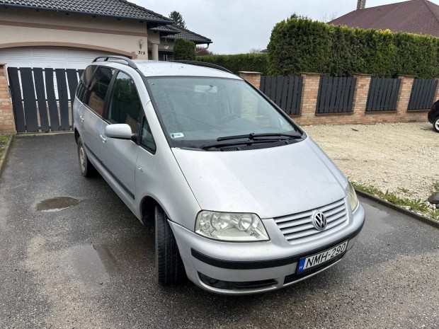 Volkswagen Sharan 1.9 PD TDI Comfortline Alkalm...