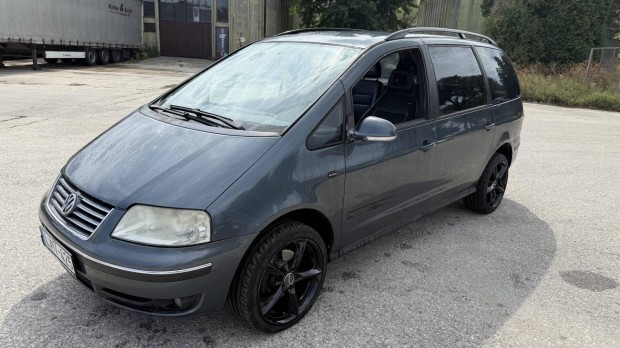 Volkswagen Sharan 1.9 PD TDI Tiptronic ic Alkal...