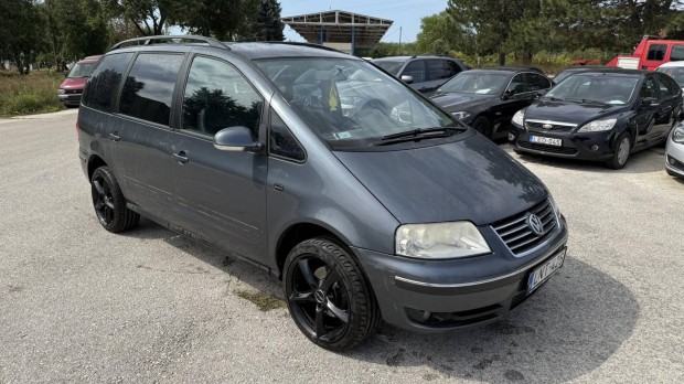 Volkswagen Sharan 1.9 PD TDI Tiptronic ic Alkal...