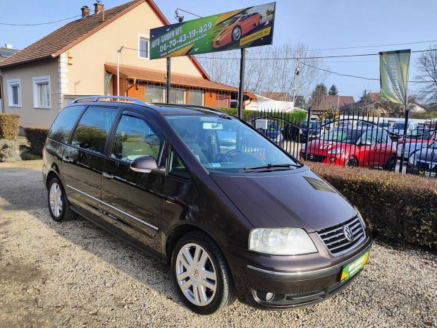 Volkswagen Sharan 2.0 PD TDI Highline 7 Szem�ly...