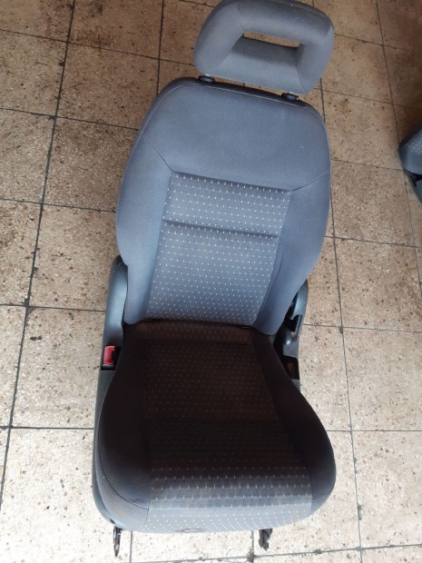 Volkswagen Sharan II Hátsó Középső Ülés