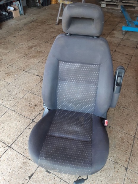 Volkswagen Sharan II Jobb Első Ülés