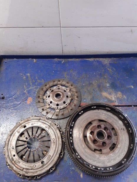 Volkswagen Sharan I Kuplung Szett + Kett�st�meg� Lendker�k