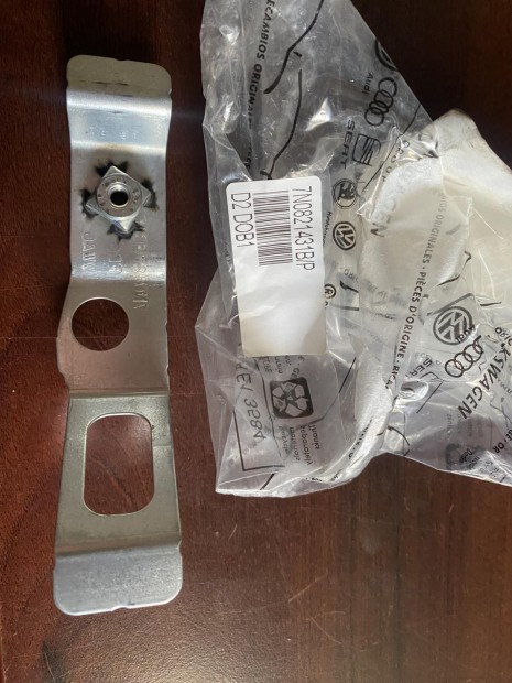 Volkswagen Sharan bal els� s�rv�d� tart� 7N0821431B elad�