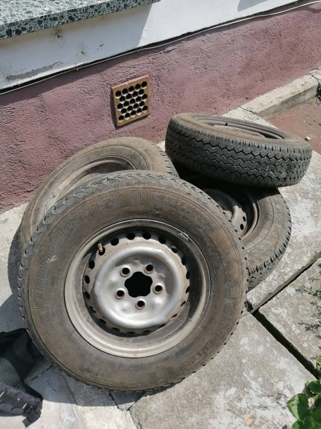 Volkswagen T2 & T3 Acel Felni 14" vagy Treler Utanfuto Kerek. 