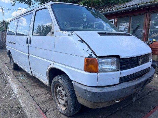 Volkswagen T4 (1993) 2.4D AAB Alkatrészek #M3044