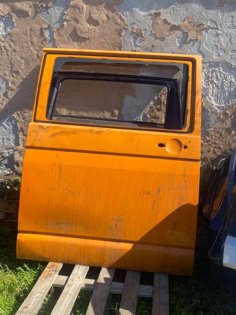 Volkswagen T5-T6 jobb tolóajtó üveg nélkül