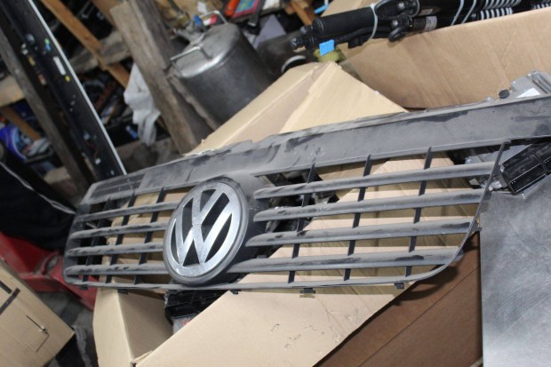 Volkswagen T5 Transporter 2003-2015 hűtőrács 7H0853653