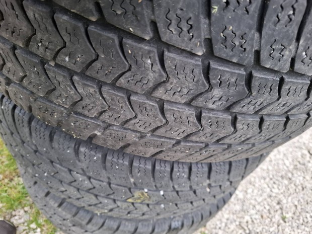 Volkswagen T5 kerekek gumival elad!