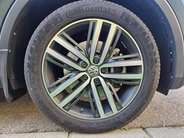 Volkswagen Tiguan 19" gyri alufelnik Continental nyri gumikkal