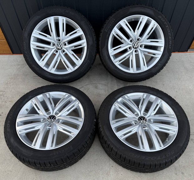 Volkswagen Tiguan 19 tli szett Auckland felni 235/50R19 Pirelli gumi 