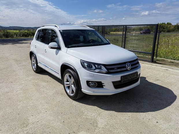 Volkswagen Tiguan 1.4 TSi Trend&Fun BMT R-LINE!...
