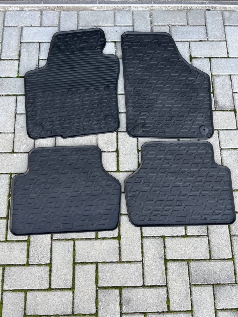 Volkswagen Tiguan (2007 - 2016) gumiszőnyeg