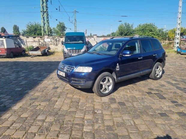 Volkswagen Touareg 2.5 TDI, 3500kg vonóhorog, kézi sebváltó, csavarrug