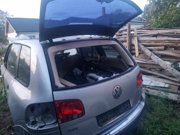 Volkswagen Touareg 2.5 bontott