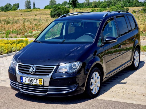 Volkswagen Touran 1.4 TSi Trendline Navi-RADAR-...